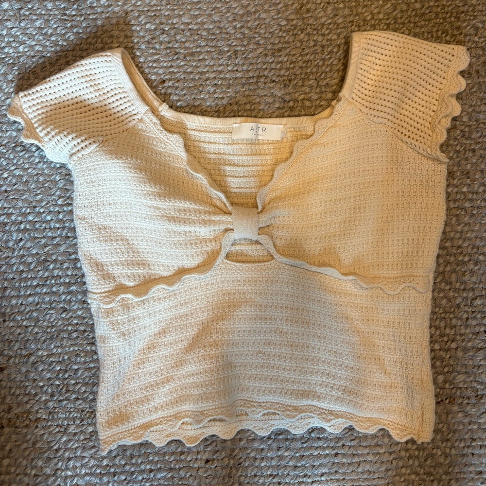 ASTR the label Beige Knit Top with Scalloped Edges